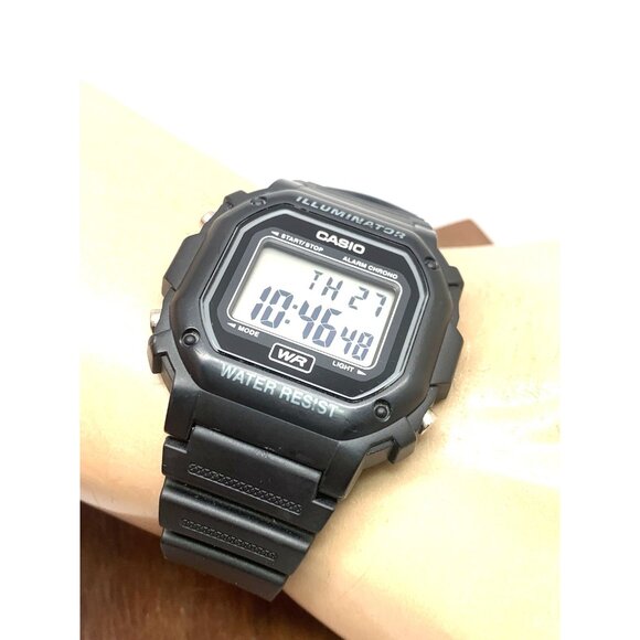 Casio Men's Watch F108WH Illuminator Quartz Digital Black Resin Sport 3224 - Picture 5 of 14